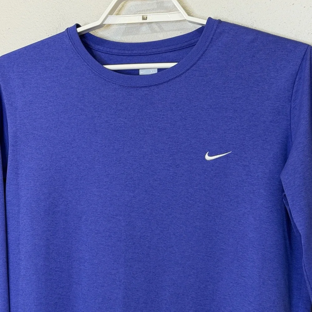 Nike Fit Dry T-Shirt Mens Size XL Purple Long Sleeve Crew Neck Loose Fit Workout